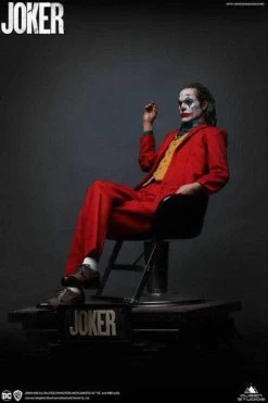 Joker Statue 1/3 Arthur Fleck Joker DX Edition 52 Cm – DIORAMA VERSION – Rooted Hair -Optimal Model Geschäft joker arthur fleck reg queen studios bunker158 1