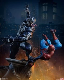 Marvel: Spider-Man Vs Venom Maquette