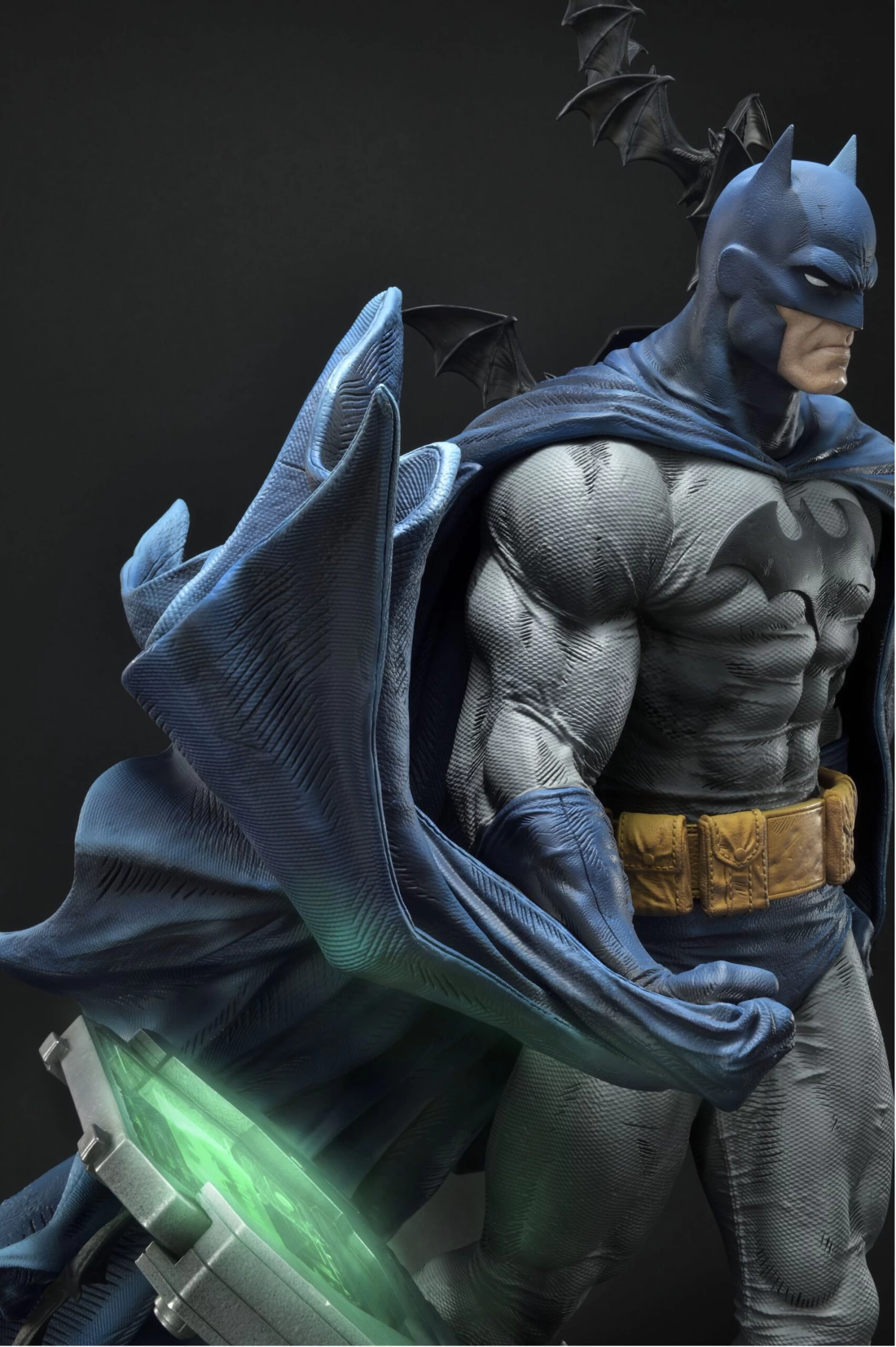 DC Comics: Batman Hush – Batcave Batman Statue 7 DC Comics: Batman Hush – Batcave Batman Statue – Bild 5