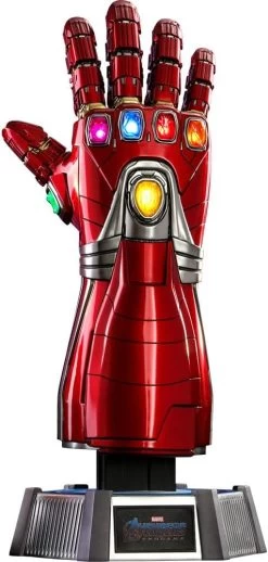 Avengers: Endgame Life-Size Masterpiece Replik 1/1 Nano Gauntlet 52 Cm