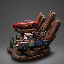 Cars Deluxe Art Scale Statue 1/10 Lightning Mcqueen & Hook 31 Cm -Optimal Model Geschäft x is95670 j
