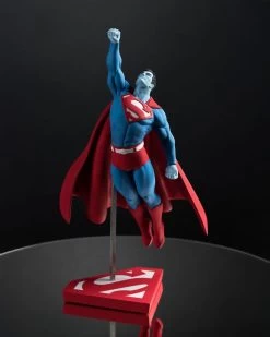 DC Direct Statue 1/10 Superman Red And Blue: Superman By Gary Frank Limited Edition 26 Cm