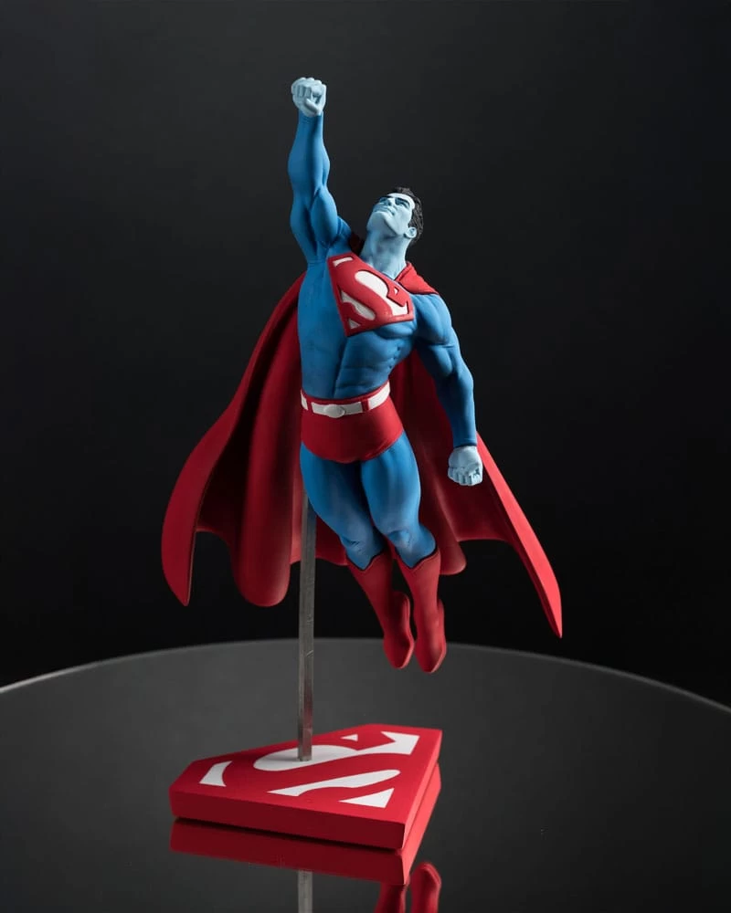 DC Direct Statue 1/10 Superman Red And Blue: Superman By Gary Frank Limited Edition 26 Cm 3 DC Direct Statue 1/10 Superman Red And Blue: Superman By Gary Frank Limited Edition 26 Cm