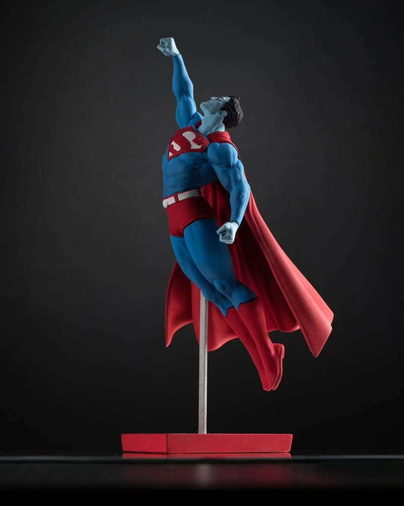 DC Direct Statue 1/10 Superman Red And Blue: Superman By Gary Frank Limited Edition 26 Cm 5 DC Direct Statue 1/10 Superman Red And Blue: Superman By Gary Frank Limited Edition 26 Cm – Bild 3