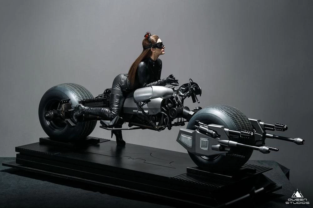 The Dark Knight Rises Statue 1/3 Catwoman 108 Cm
