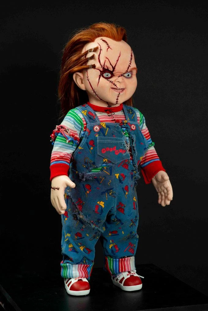 Chuckys Baby Prop Replik 1/1 Chucky Puppe 76 Cm 4 Chuckys Baby Prop Replik 1/1 Chucky Puppe 76 Cm – Bild 3