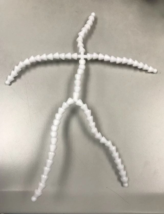 Chuckys Baby Prop Replik 1/1 Chucky Puppe 76 Cm 10 Chuckys Baby Prop Replik 1/1 Chucky Puppe 76 Cm – Bild 9